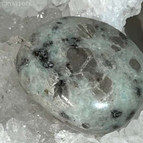 kiwi jasper crystal meaning